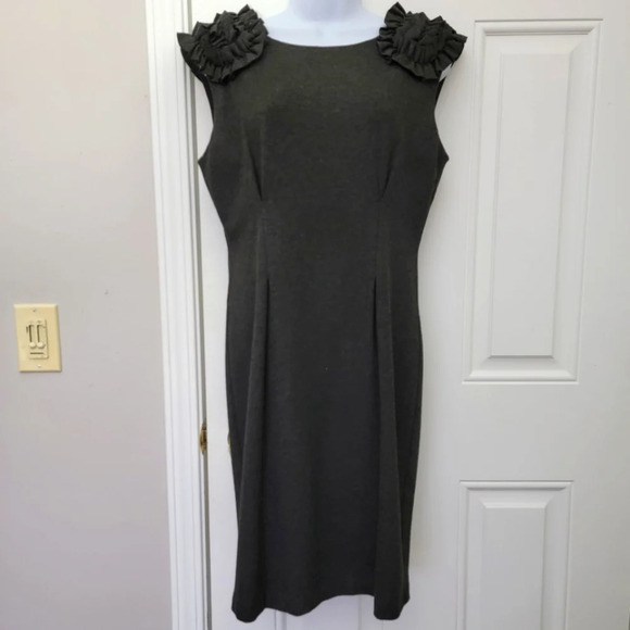 Trina Turk Dark Gray Ruffled Shoulder Zip Back Lined Sleeveless Dress Size 8 - Picture 1 of 12
